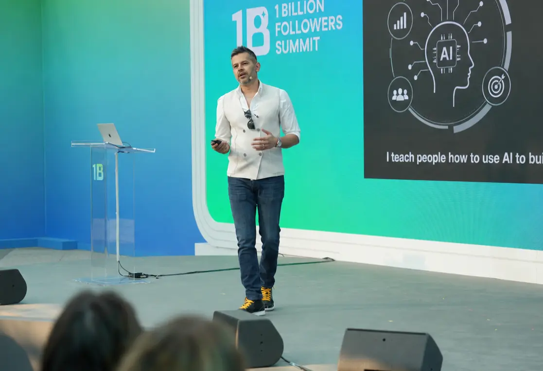 Atul Yadav speaking at the 1 Billion Followers Summit